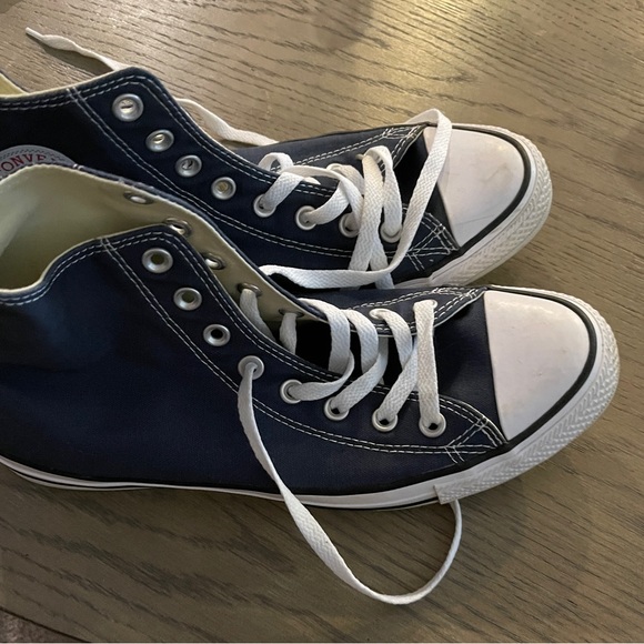 Converse Chuck Taylor All Star Sneakers Size 9 - Picture 2 of 2